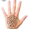 tatouage ephemere main femme photo Tatouage éphémère main femme