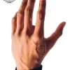 tatouage ephemere main homme discret photo Tatouage éphémère main homme discret