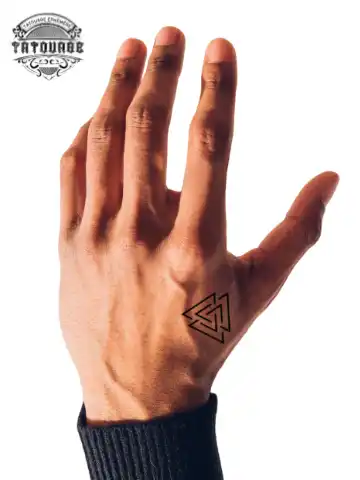 Tatouage éphémère main homme discret