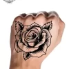 tatouage ephemere main homme rose photo Tatouage éphémère main homme rose