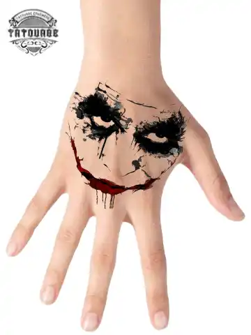 Tatouage éphémère main joker