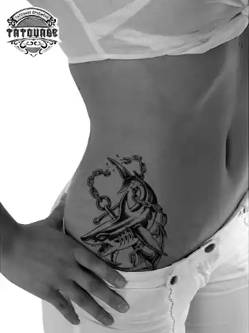 tatouage ephemere ancre hanche photo Tatouage éphémère ancre hanche