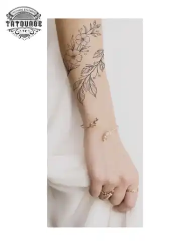 tatouage ephemere bracelet manchette femme photo Tatouage éphémère bracelet manchette femme