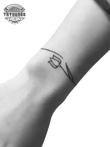 tatouage ephemere bracelet tulipe photo Tatouage éphémère bracelet tulipe