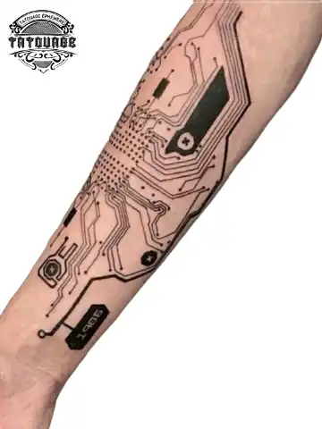 Tatouage éphémère bras bionique