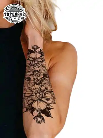 Tatouage éphémère bras femme mandala