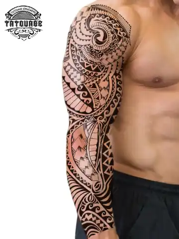 Tatouage éphémère bras polynésien homme