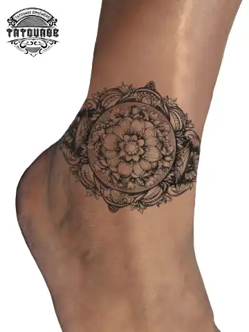 tatouage ephemere cheville fleur photo Tatouage éphémère cheville fleur