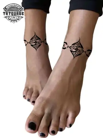 Tatouage éphémère cheville minimaliste