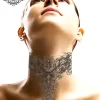 tatouage ephemere cou croix photo Tatouage éphémère cou croix