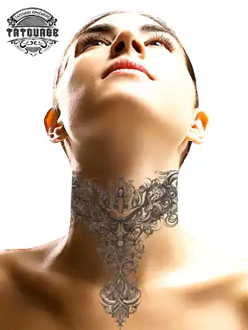 Tatouage éphémère cou croix