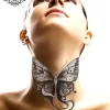 tatouage ephemere cou papillon photo Tatouage éphémère cou papillon