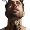 tatouage ephemere cou scorpion photo Tatouage éphémère cou scorpion