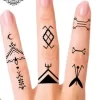 tatouage ephemere doigt berber photo Tatouage éphémère doigt berber