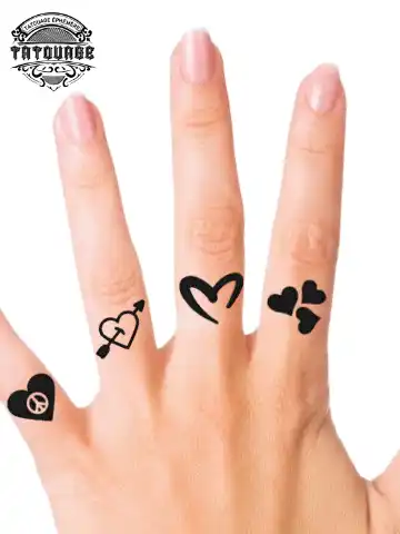 Tatouage éphémère doigt coeur