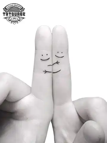 Tatouage éphémère doigt couple