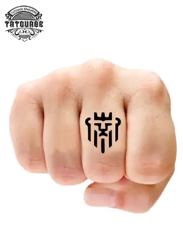 Tatouage éphémère doigt lion