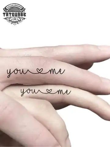 tatouage ephemere doigt love photo Tatouage éphémère doigt love