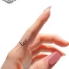 tatouage ephemere doigt love photo Tatouage éphémère doigt love