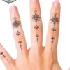 tatouage ephemere doigt oriental femme photo Tatouage éphémère doigt oriental femme