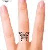 tatouage ephemere doigt papillon photo Tatouage éphémère doigt papillon
