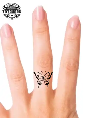 tatouage ephemere doigt papillon photo Tatouage éphémère doigt papillon