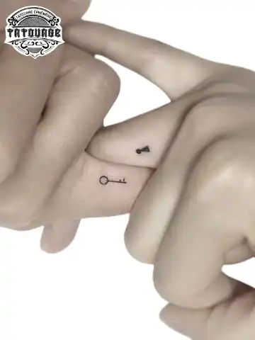 Tatouage éphémère doigt pour amoureux