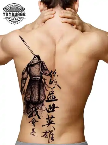 tatouage ephemere dos ecriture chinoise Tatouage éphémère dos écriture chinoise