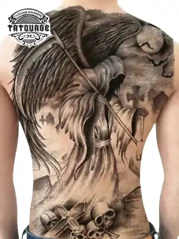 tatouage ephemere dos lune Tatouage éphémère dos lune