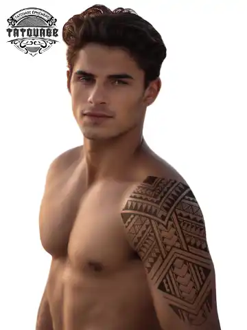 tatouage ephemere epaule bras polynesien photo Tatouage éphémère épaule bras polynésien