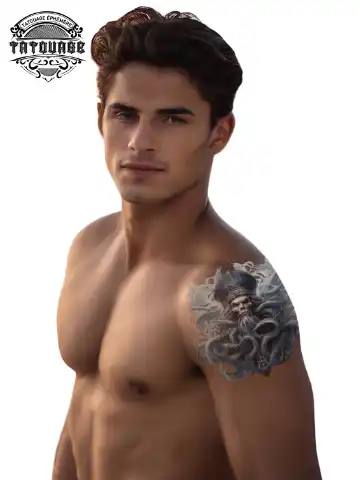 tatouage ephemere epaule marin photo Tatouage éphémère épaule marin