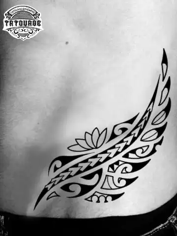 Tatouage éphémère hanche polynésien