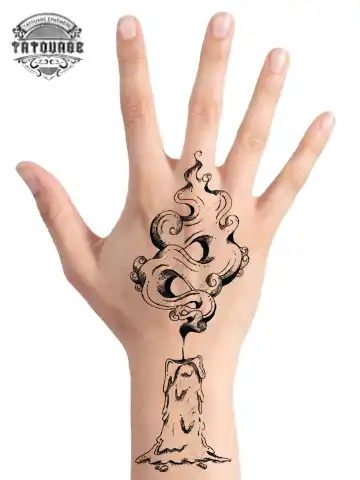 tatouage ephemere main bougie photo Tatouage éphémère main bougie