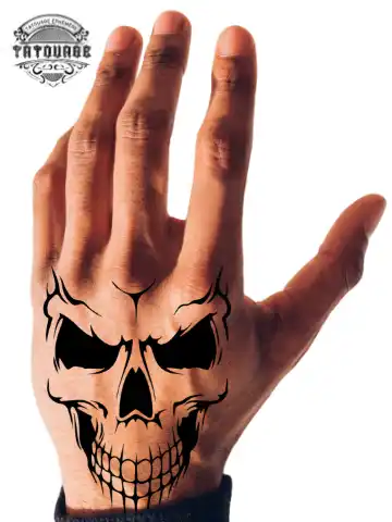 Tatouage éphémère main crâne