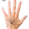 tatouage ephemere main orchidee photo Tatouage éphémère main orchidée