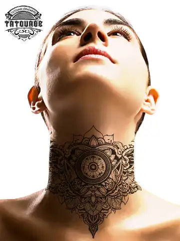 Tatouage éphémère mandala cou