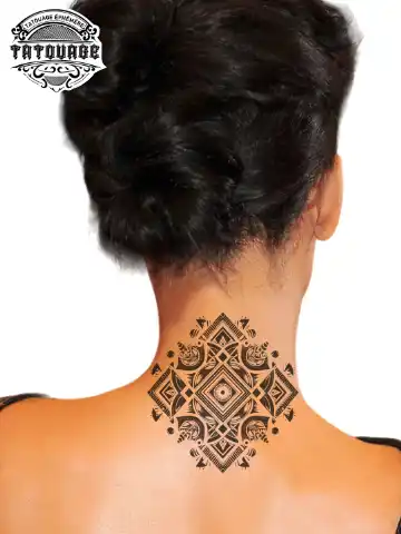 Tatouage éphémère nuque géométrique
