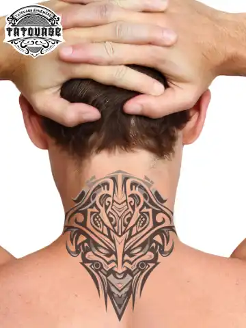 tatouage ephemere nuque homme photo Tatouage éphémère nuque homme