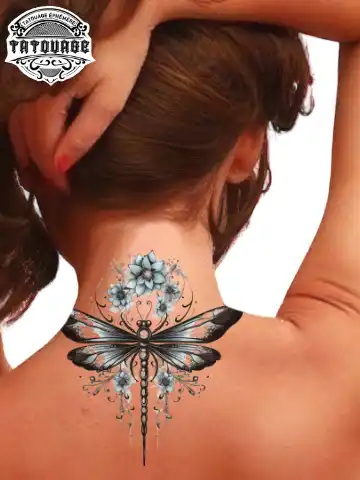 Tatouage éphémère nuque libellule
