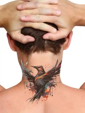 Tatouage éphémère nuque oiseau