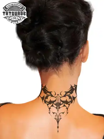 Tatouage éphémère nuque tribal