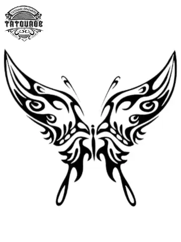 Tatouage éphémère papillon hanche femme