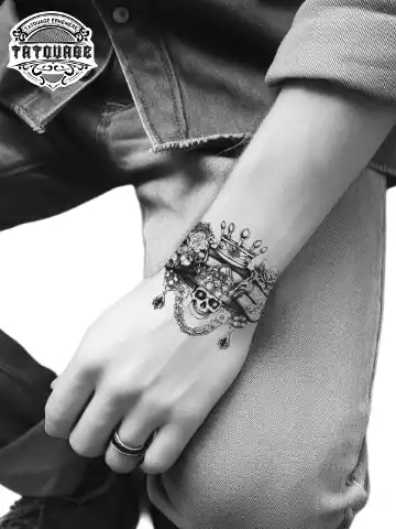 tatouage ephemere poignet king queen photo Tatouage éphémère poignet King queen