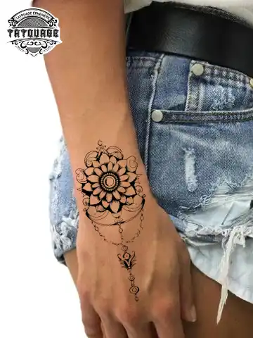 Tatouage éphémère poignet mandala