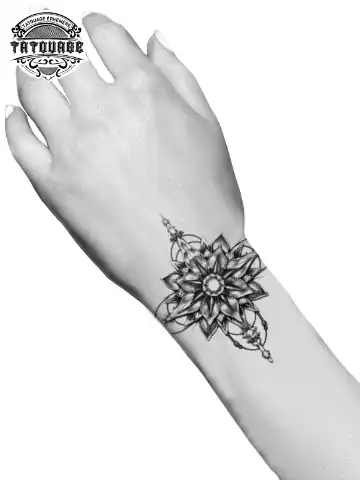 tatouage ephemere poignet rosace photo Tatouage éphémère poignet rosace