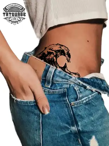 Tatouage éphémère vague hanche