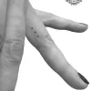 petit tatouage ephemere 3 petit point gros plan petit tatouage éphémère 3 petit point