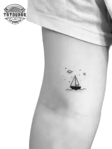 petit tatouage ephemere bateau photo petit tatouage éphémère bateau
