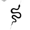 petit tatouage ephemere serpent femme gros plan petit tatouage éphémère serpent femme