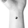 petit tatouage ephemere yin yang photo petit tatouage éphémère yin yang